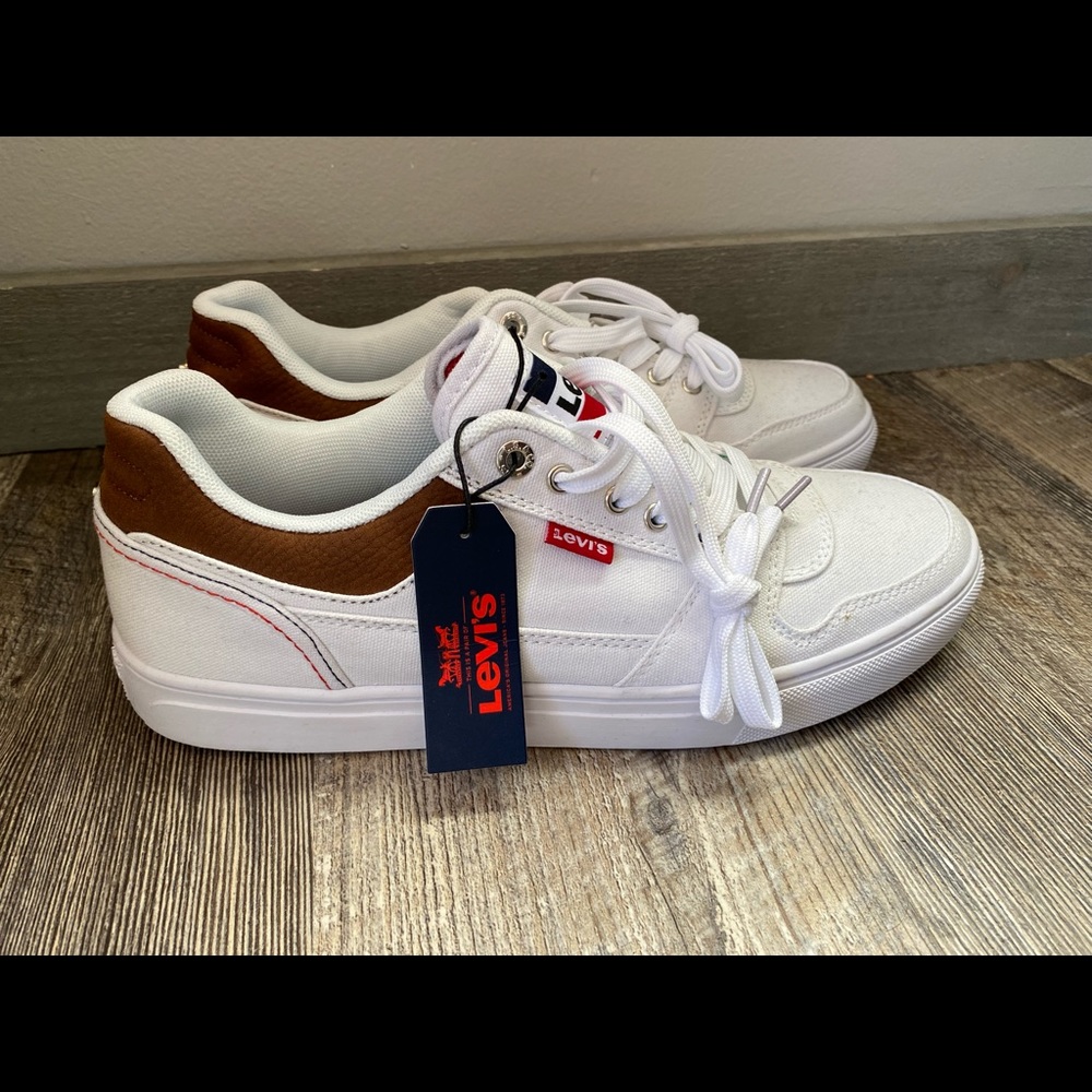 Levi Sneakers